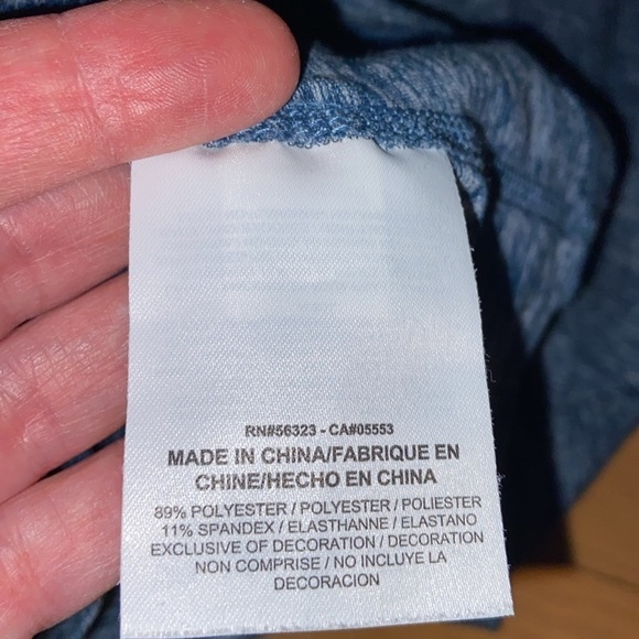 Nike Dri-Fit Element Hoodie in size M, EUC- color is blue/green heathered - Picture 6 of 6